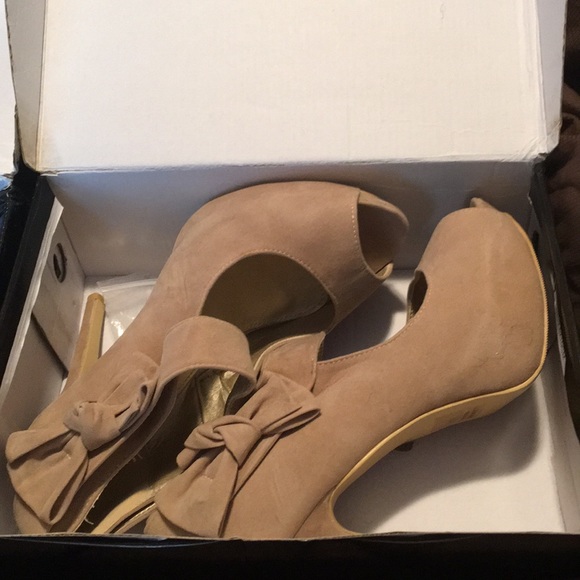 Platform Open Toe High Heel Ribbon Accent Pump - Picture 4 of 8